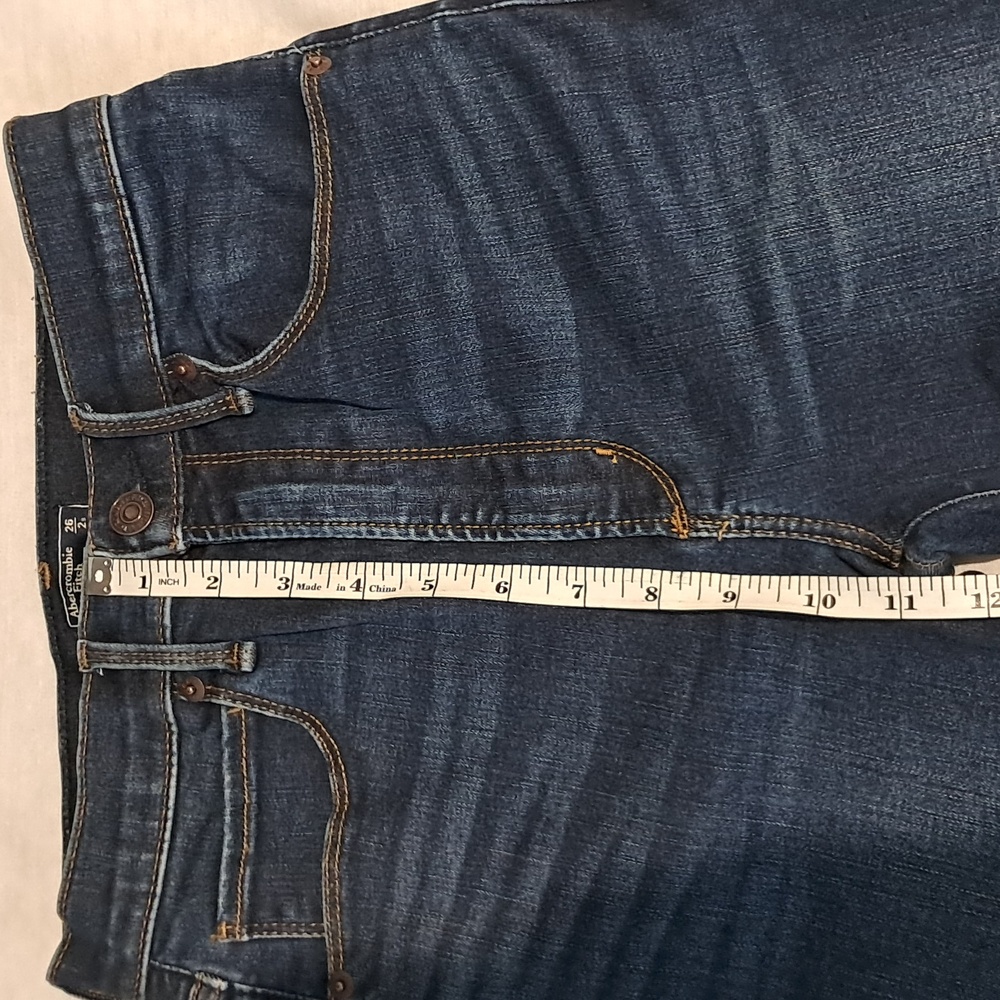 Abercrombie & Fitch Ultra High Rise Super Skinny Size 2/26. Distressed. - Picture 6 of 14